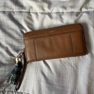 brown fossil wallet